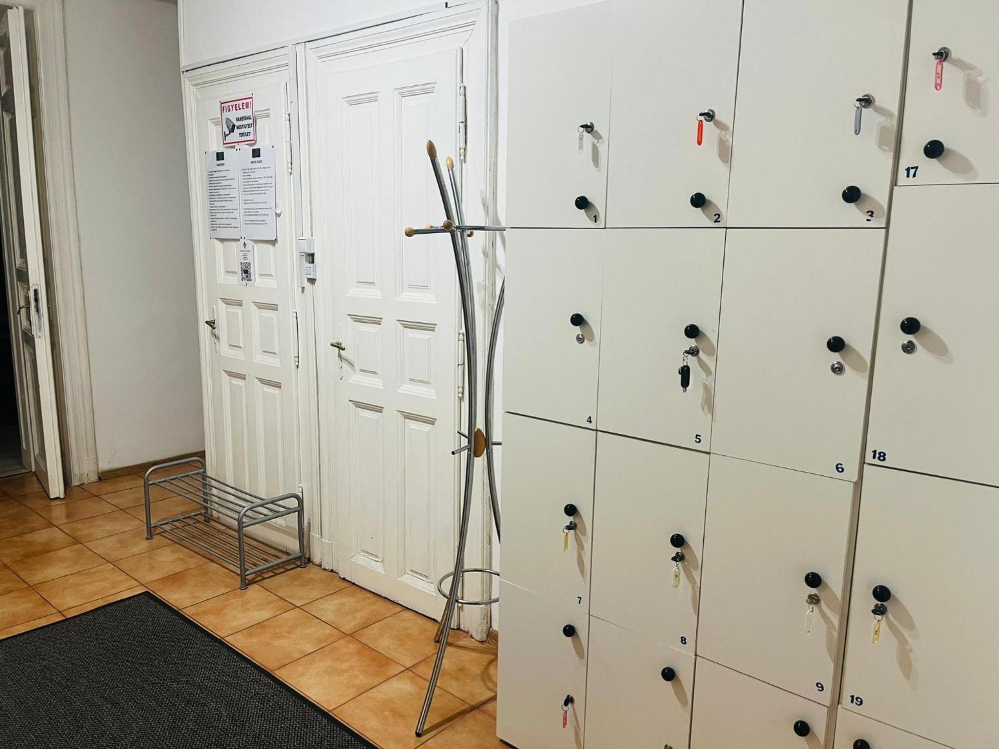 Ejjeli Majom Hostel 布达佩斯 外观 照片