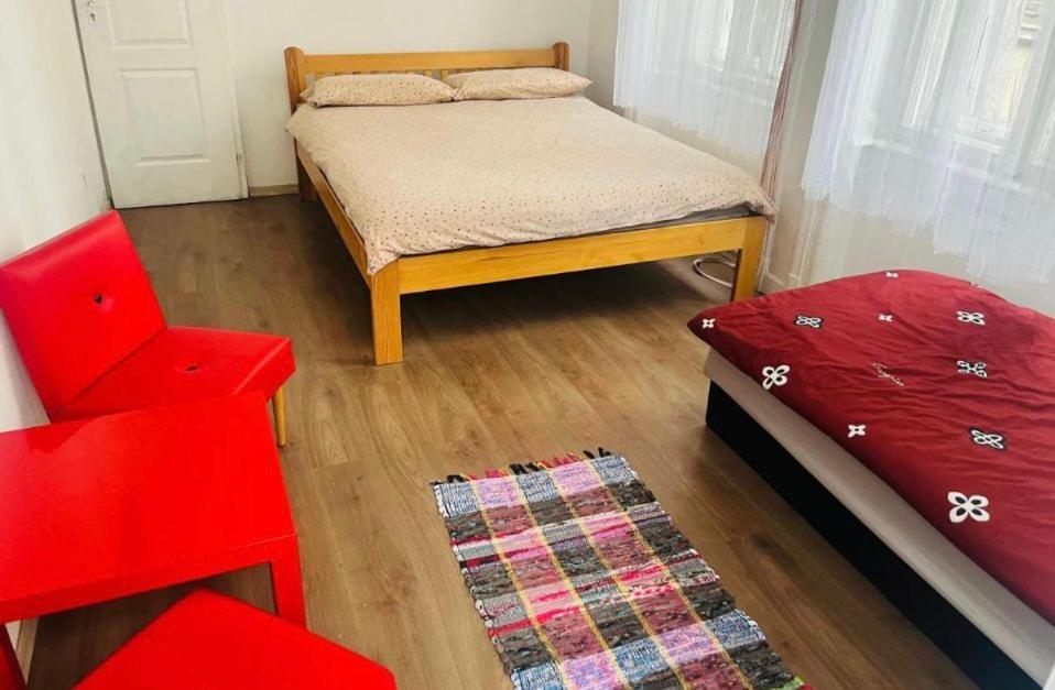 Ejjeli Majom Hostel 布达佩斯 外观 照片